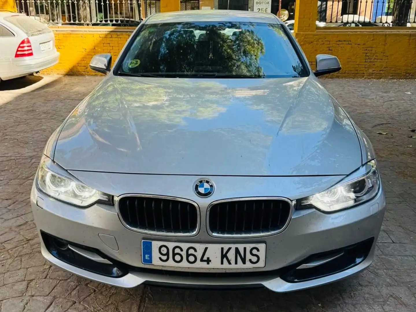 BMW 318 318d Touring Sport Plateado - 2