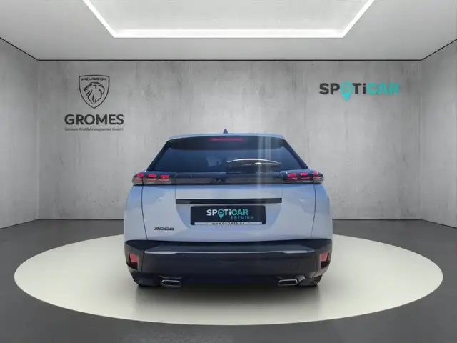 Peugeot 2008 view 4