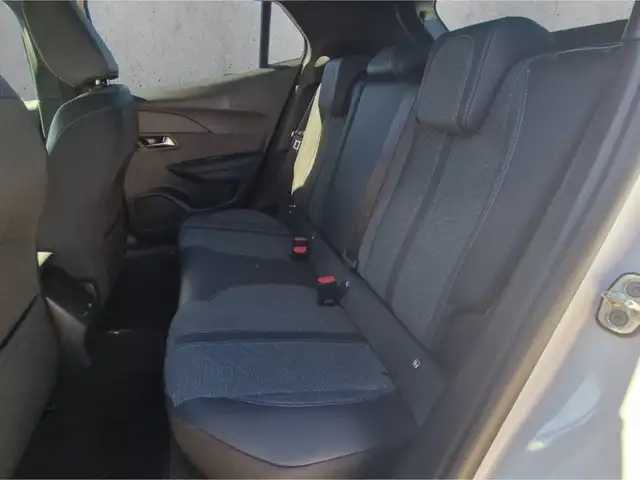 Peugeot 2008 view 8