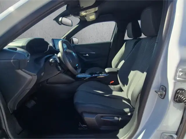 Peugeot 2008 view 9