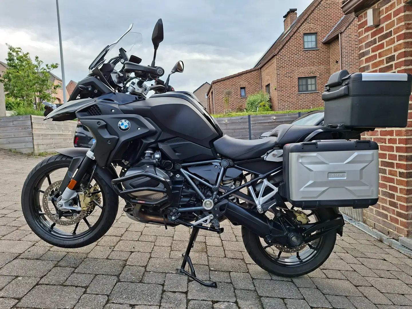 BMW R 1250 GS Exclusive crna - 2