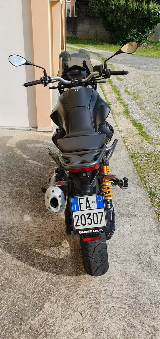 Moto Guzzi V 85 TT Euro 5 Noir - 2