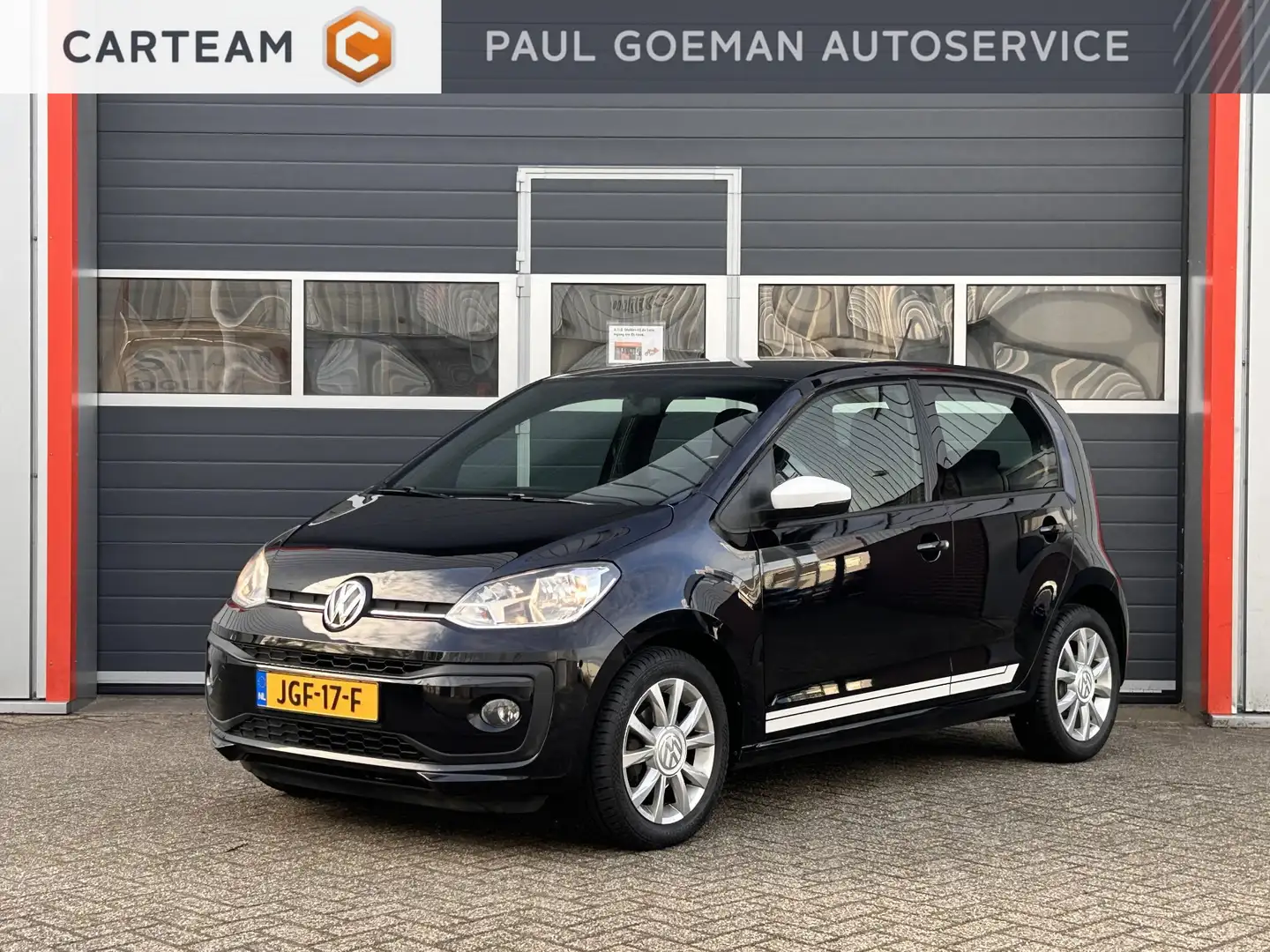 Volkswagen up! 1.0 BMT high up! | Zwarte hemel | Lichtmetaal | CV Zwart - 1