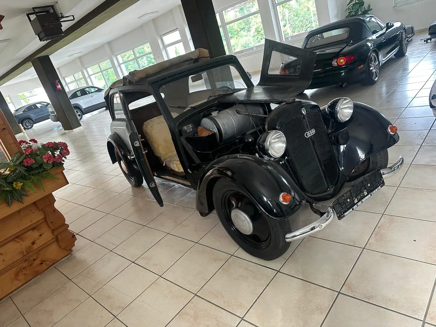 Oldtimer DKW cabrio---F7 Brun - 1