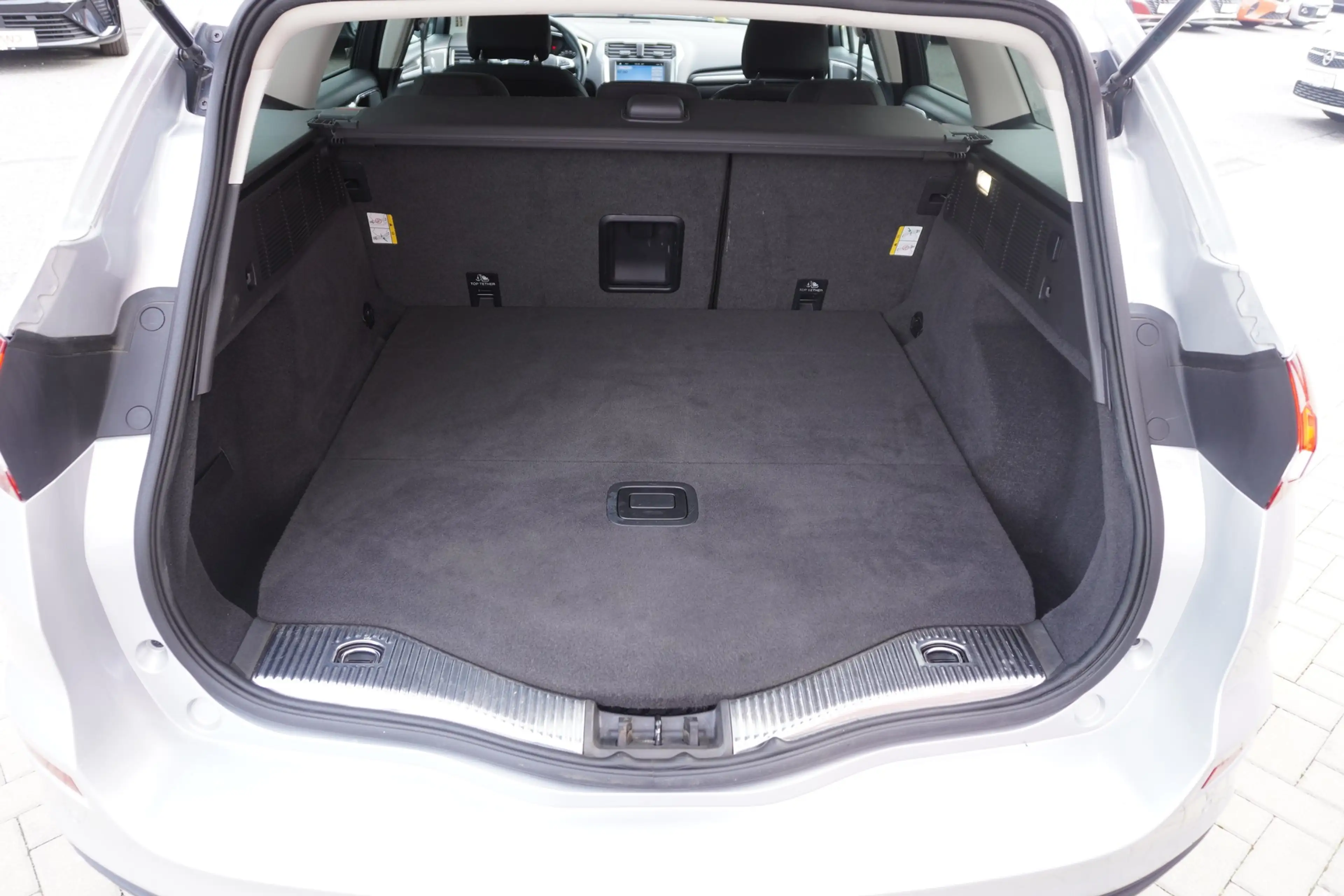 Ford Mondeo Turnier 2.0 EB Navi SYNC Kamera PDC AHK — photo 28