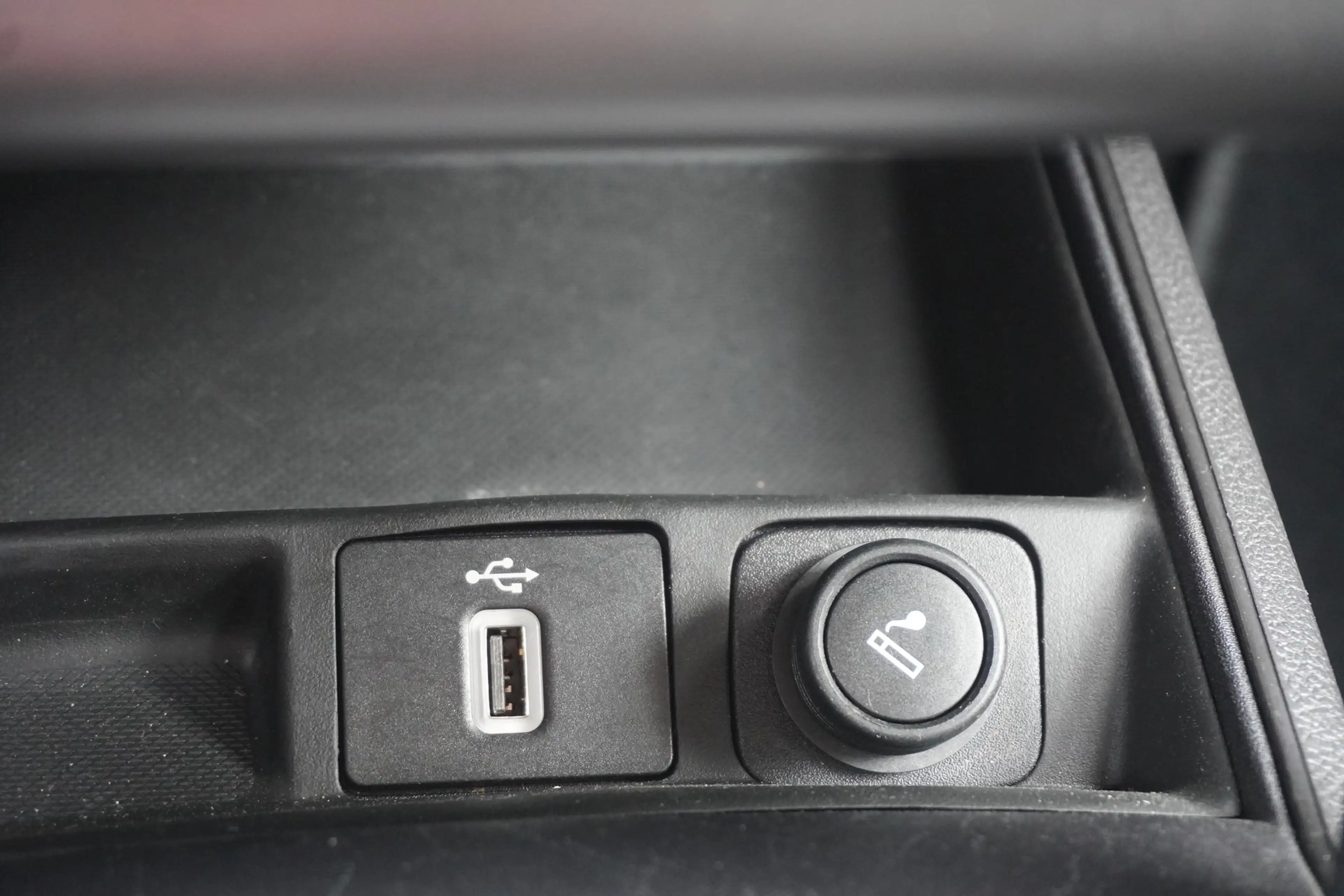Ford Mondeo Turnier 2.0 EB Navi SYNC Kamera PDC AHK — photo 15