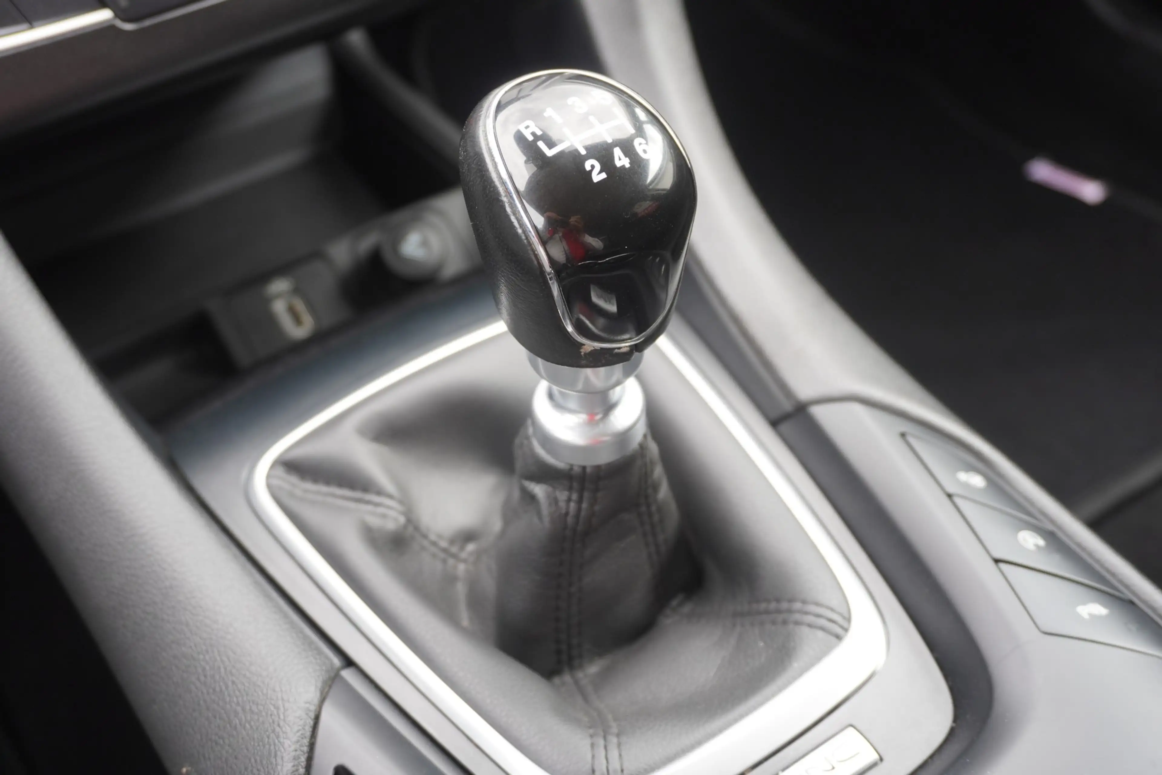 Ford Mondeo Turnier 2.0 EB Navi SYNC Kamera PDC AHK — photo 16