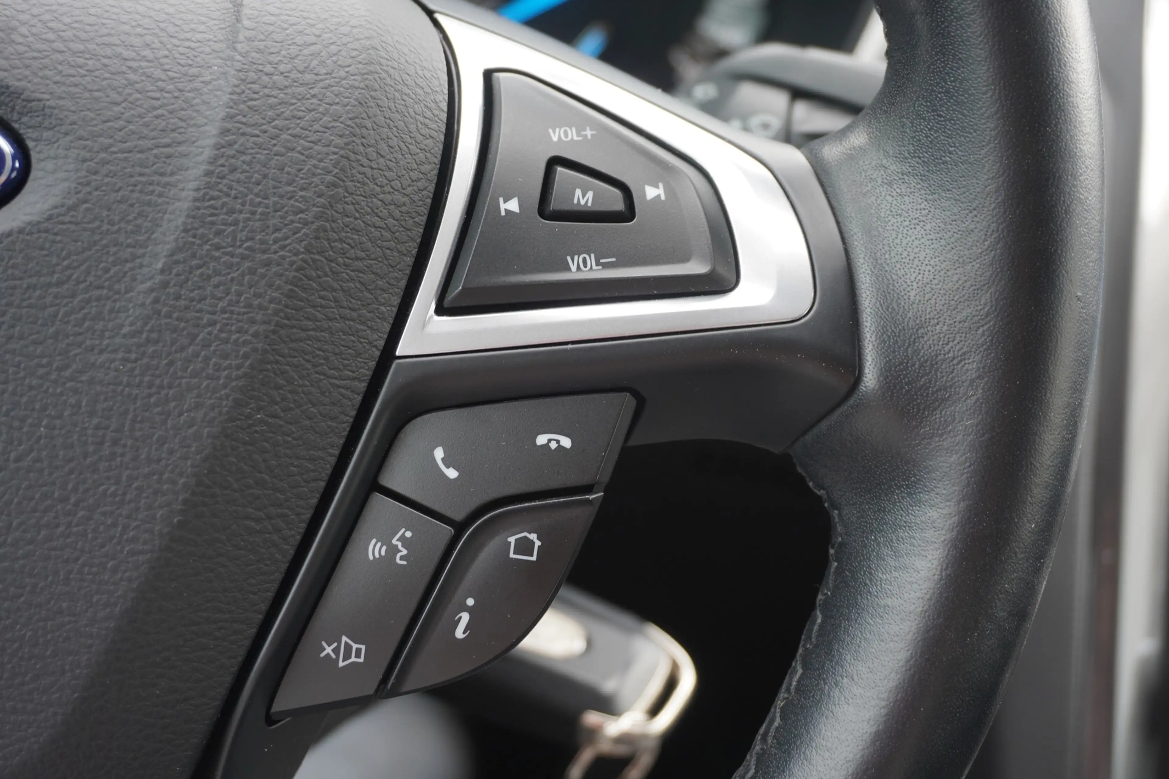 Ford Mondeo Turnier 2.0 EB Navi SYNC Kamera PDC AHK — photo 18