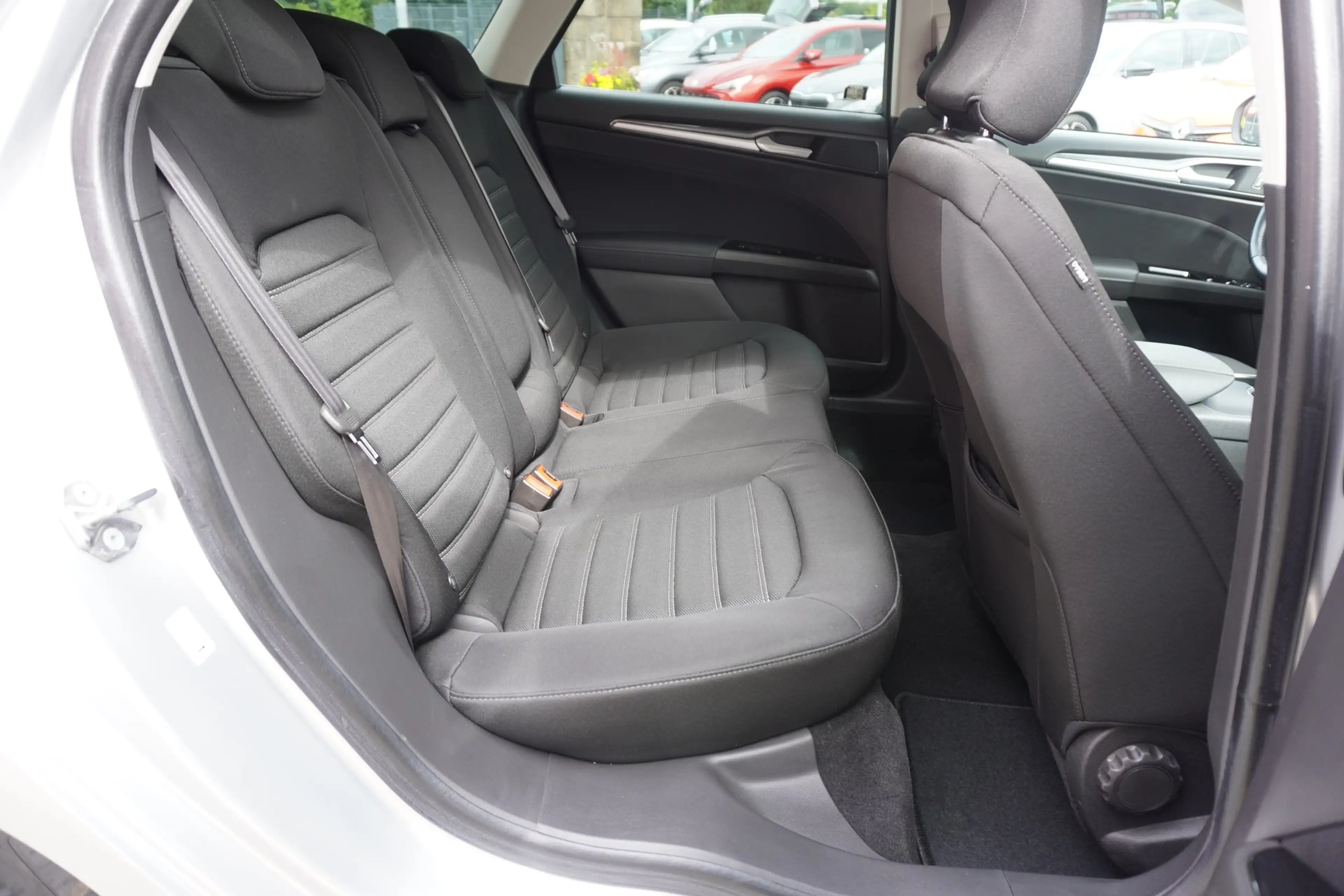 Ford Mondeo Turnier 2.0 EB Navi SYNC Kamera PDC AHK — photo 27