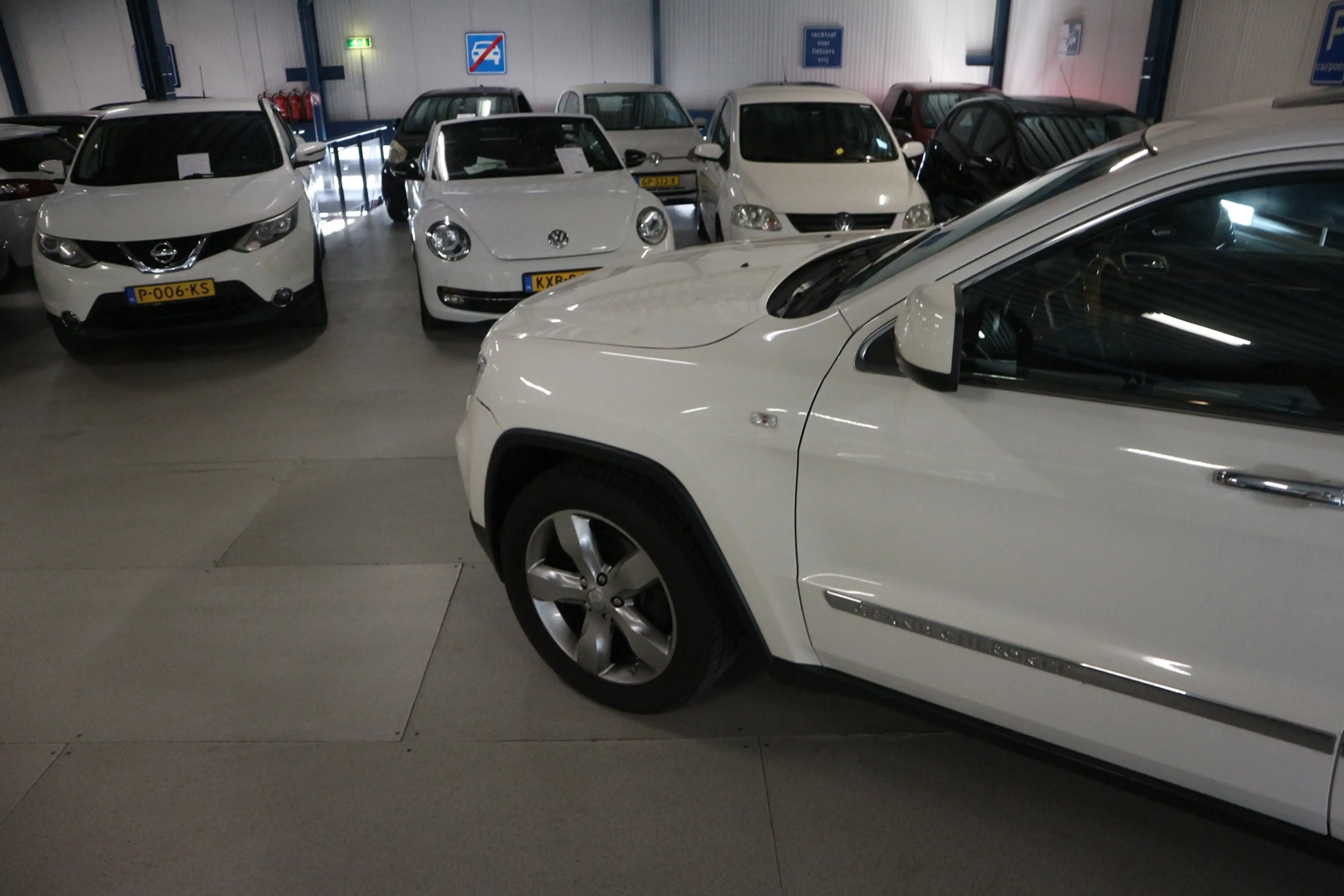 Jeep Grand Cherokee 3.6 Overland / ORG NED / FULL SERVICE / WHITE PACK — photo 15