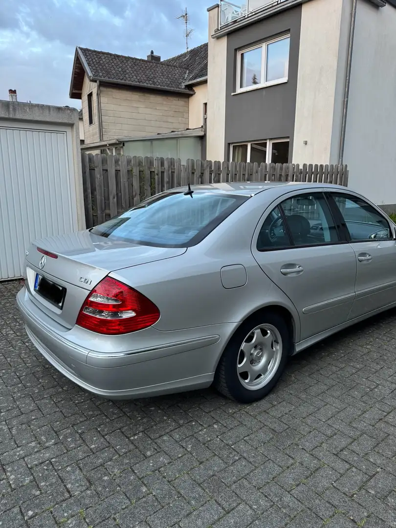 Mercedes-Benz E 220 CDI Automatik Avantgarde - 2