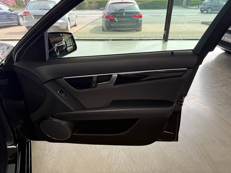 Mercedes-Benz C 180 C 180 CDI BE Elegance Start/Stop — photo 10