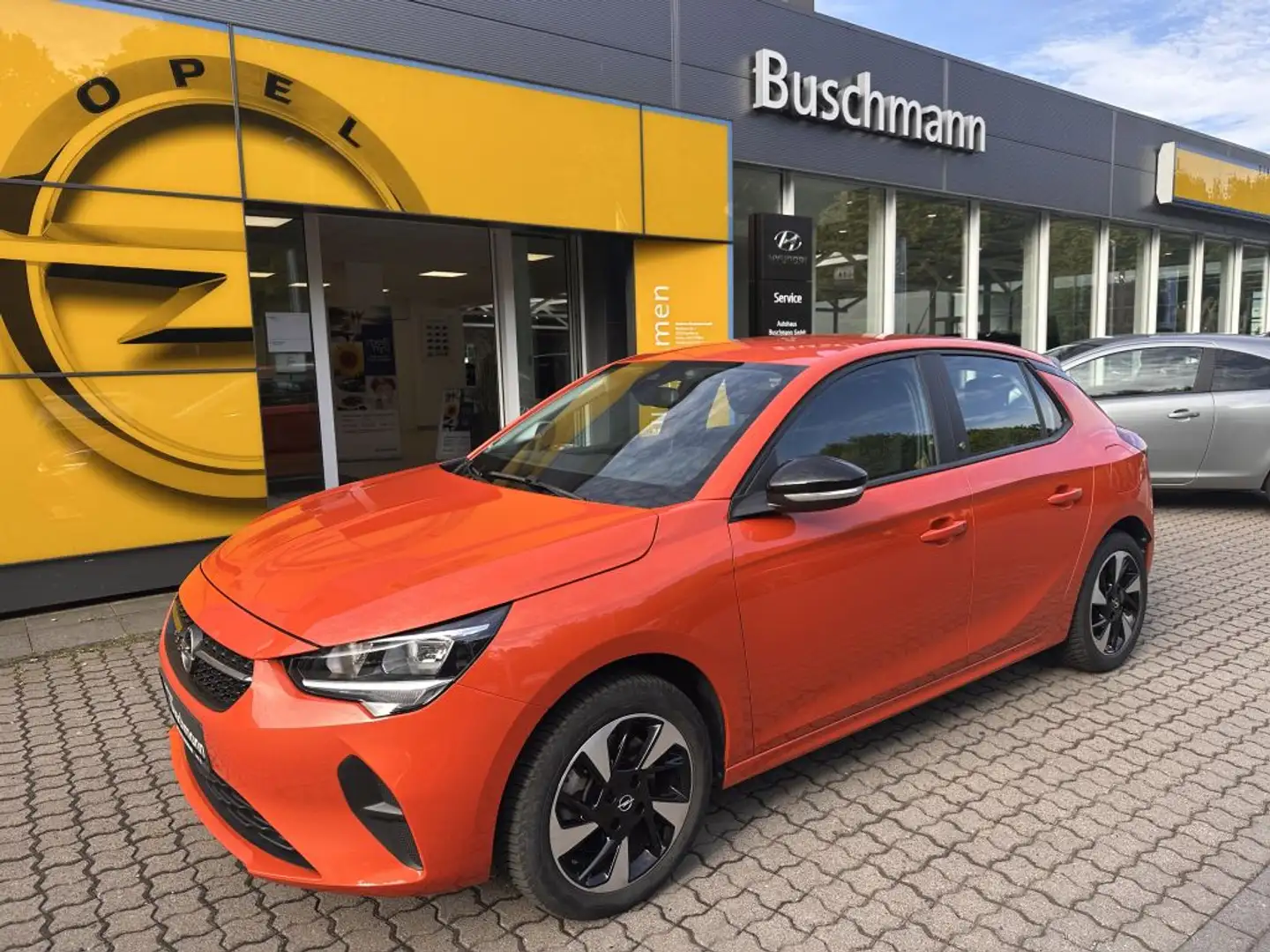 Opel Corsa-e Edition +RFK+ALU+ALLWETTER+ Orange - 1