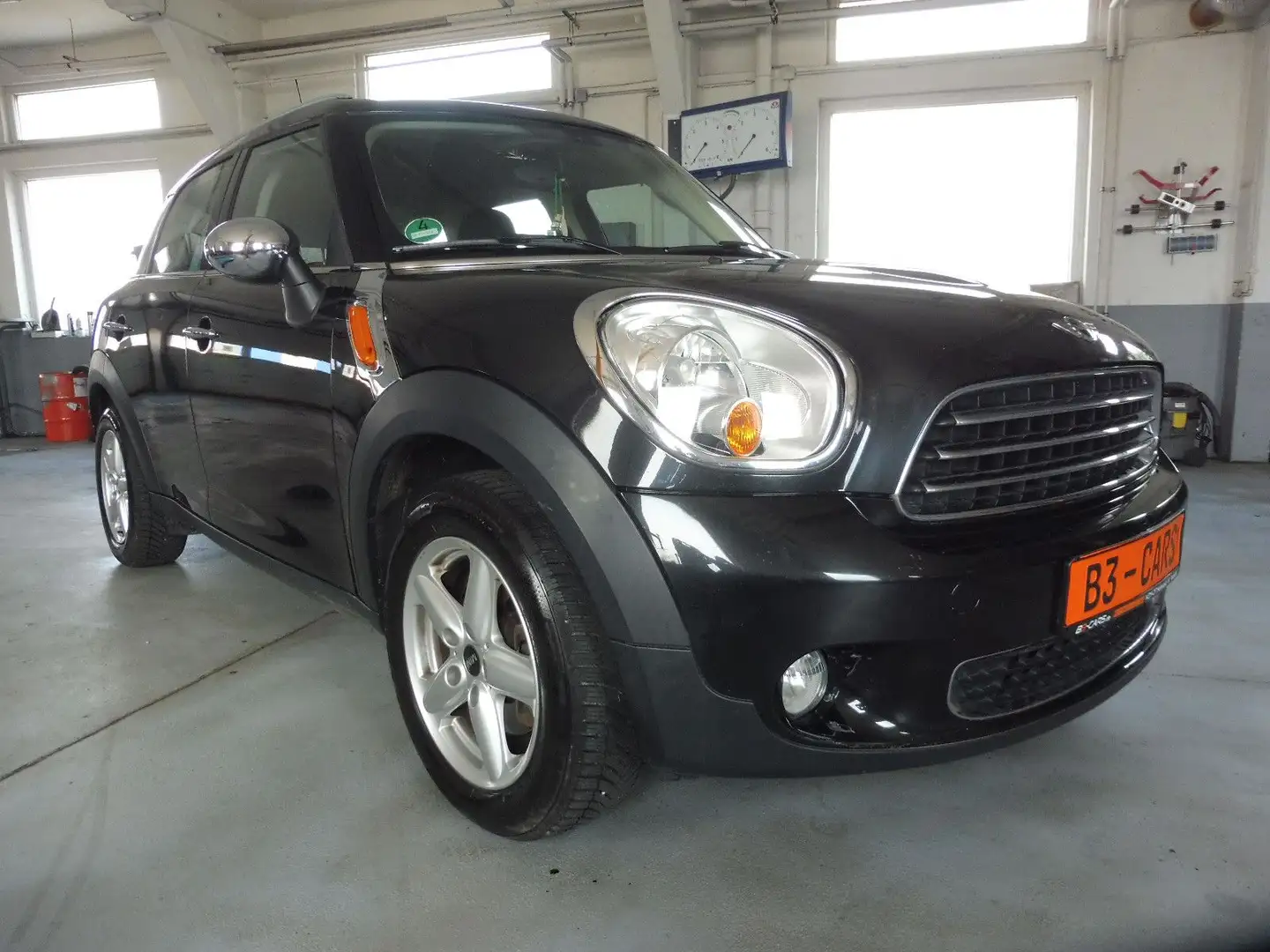 MINI One D Countryman #GEPFL.#SHZ#KLIMA#TEMPOM.#EU5# Zwart - 1