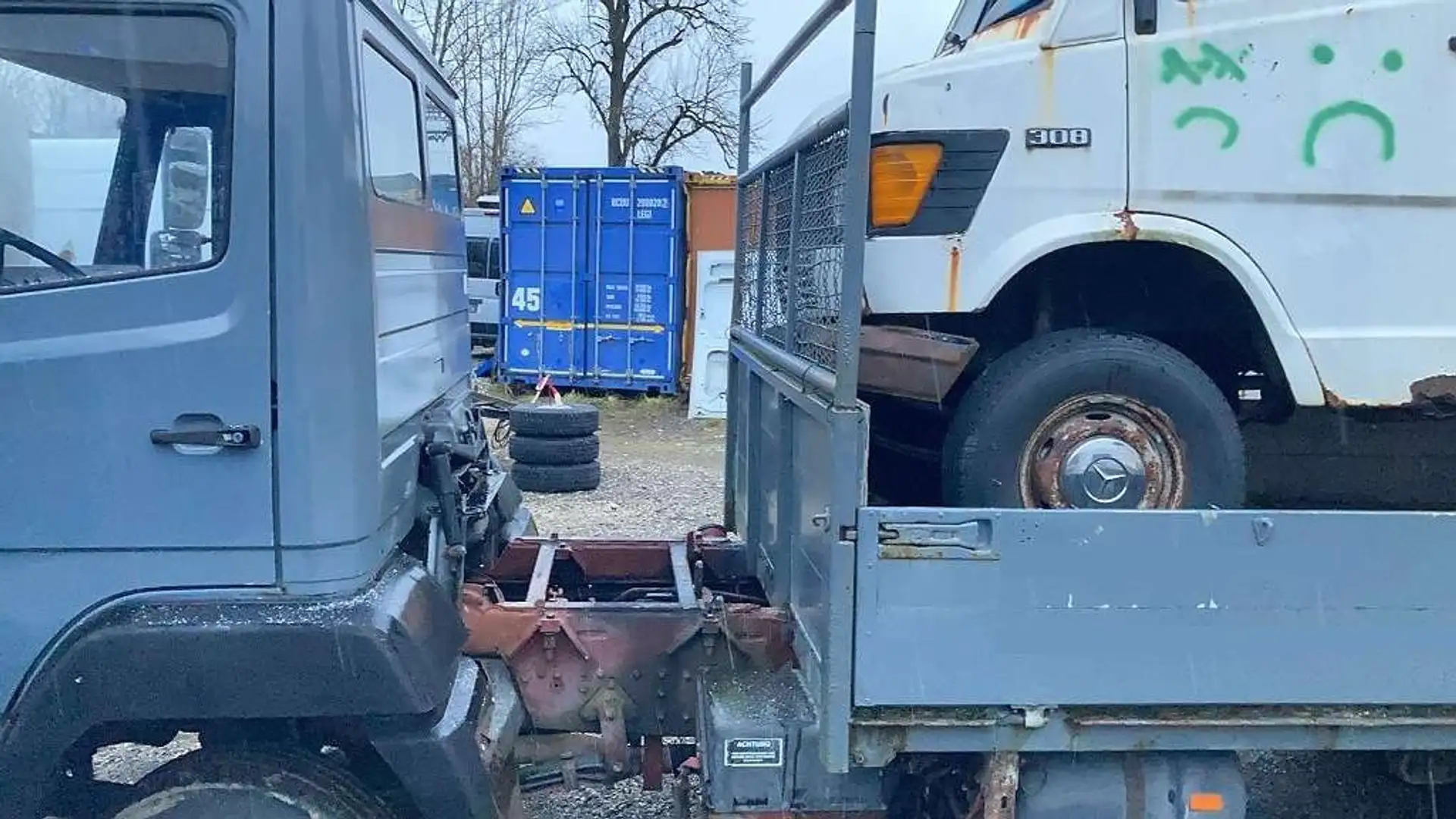 Mercedes-Benz Sonstige LK 812 Grau - 2