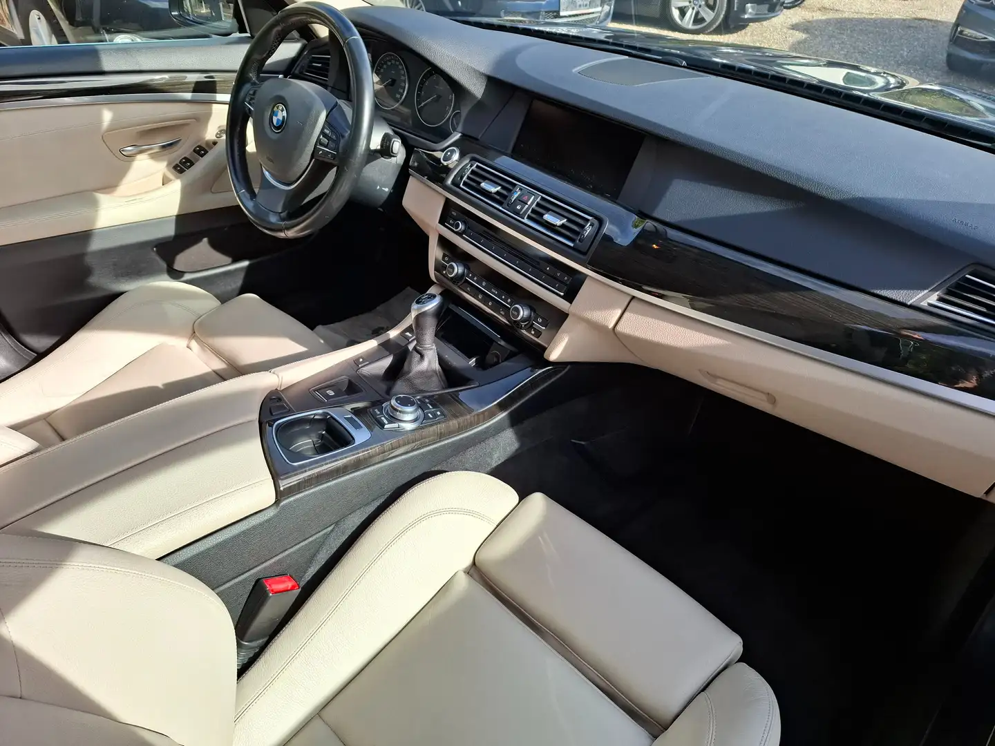 BMW 528 i Sport, BMW Service gewartet! Grau - 2