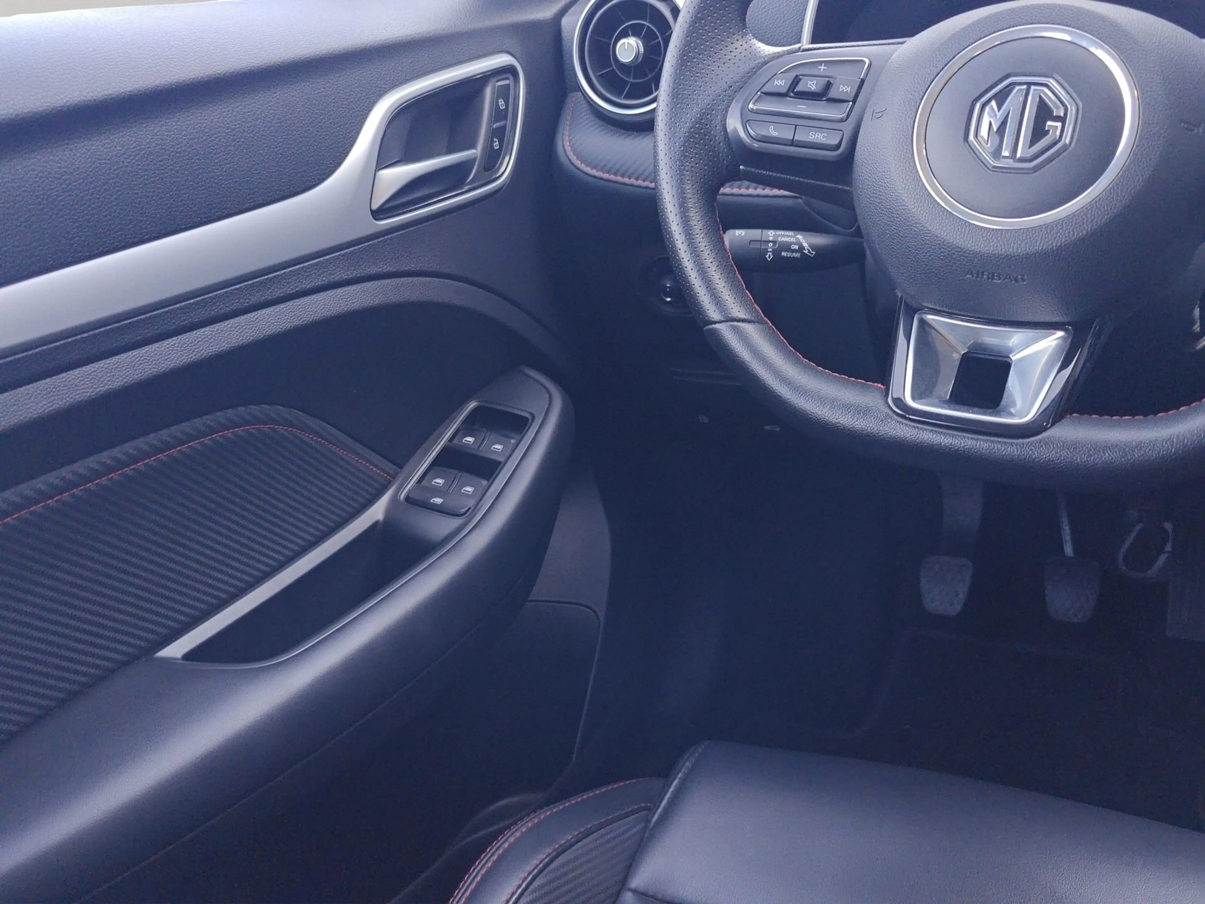 MG ZS VTi-Tech Luxury — photo 11