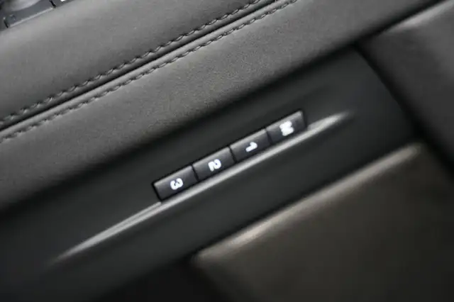Land Rover Range Rover Evoque view 12