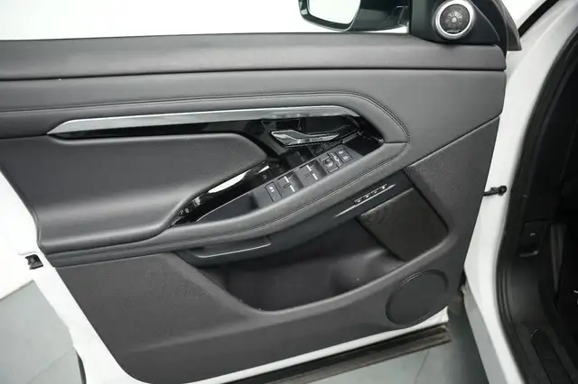 Land Rover Range Rover Evoque view 11