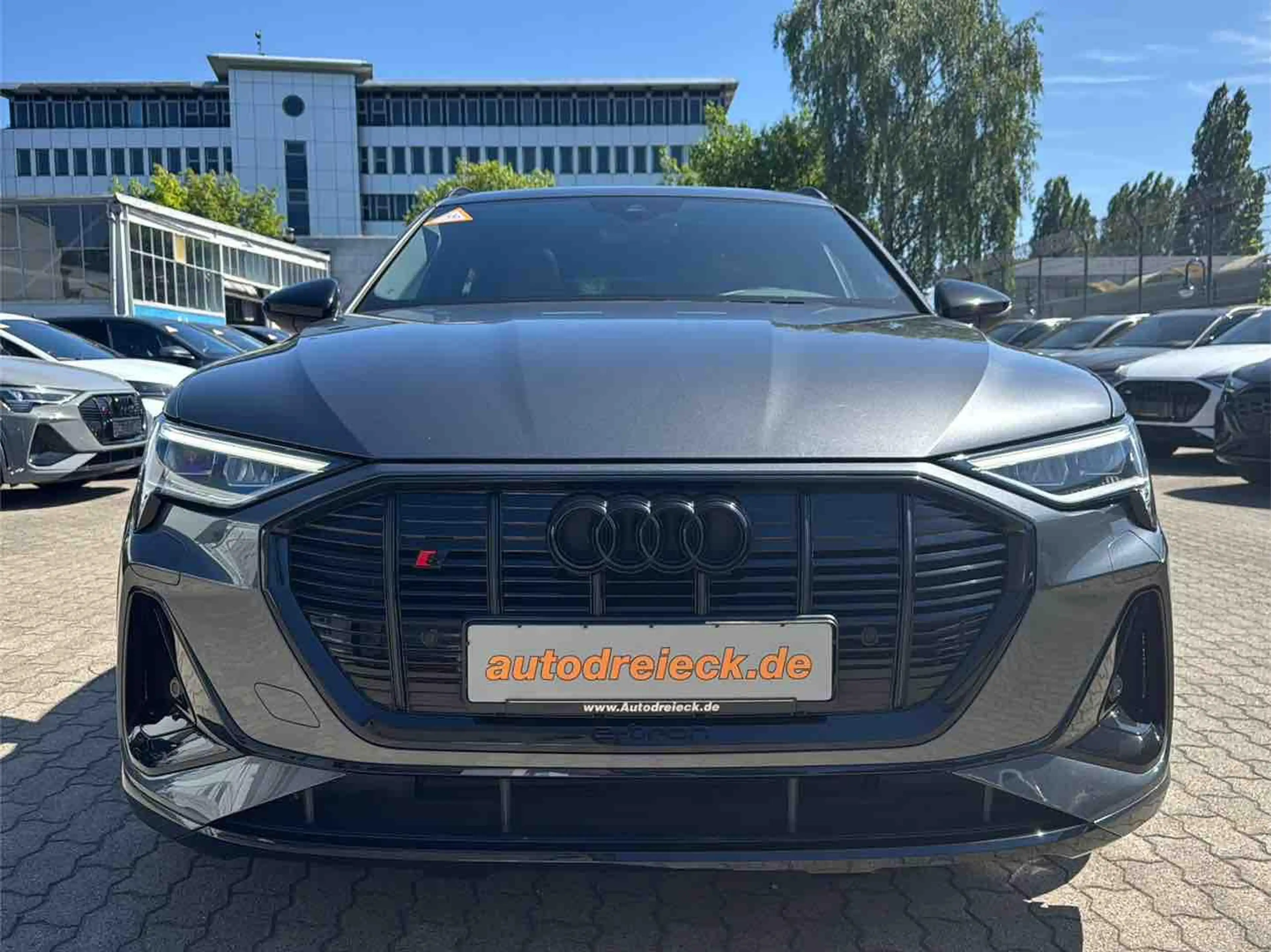 Audi e-tron S ACC PANO S-SITZE MATRIX KAMERA 4-ZONEN — photo 4