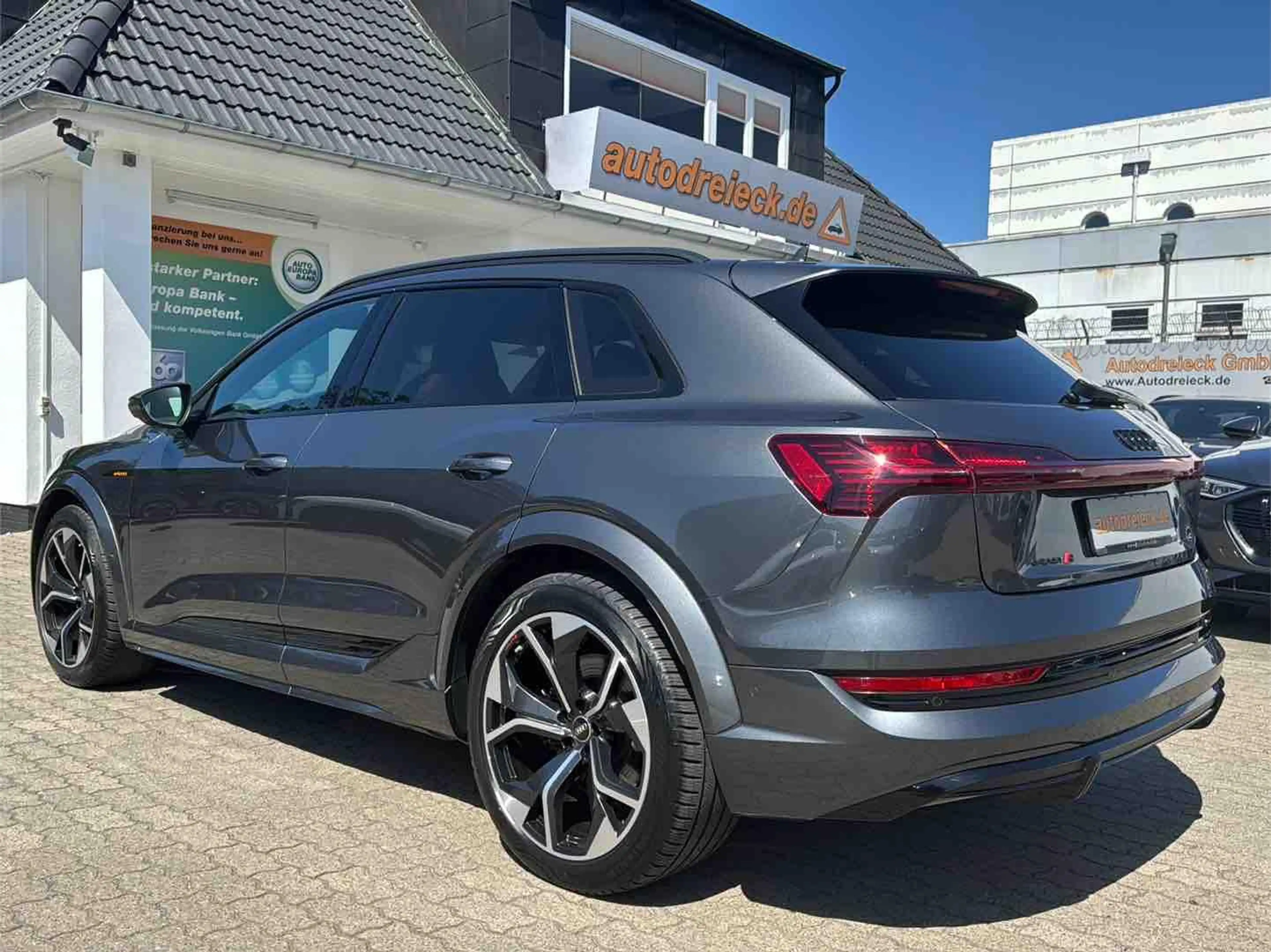 Audi e-tron S ACC PANO S-SITZE MATRIX KAMERA 4-ZONEN — photo 10