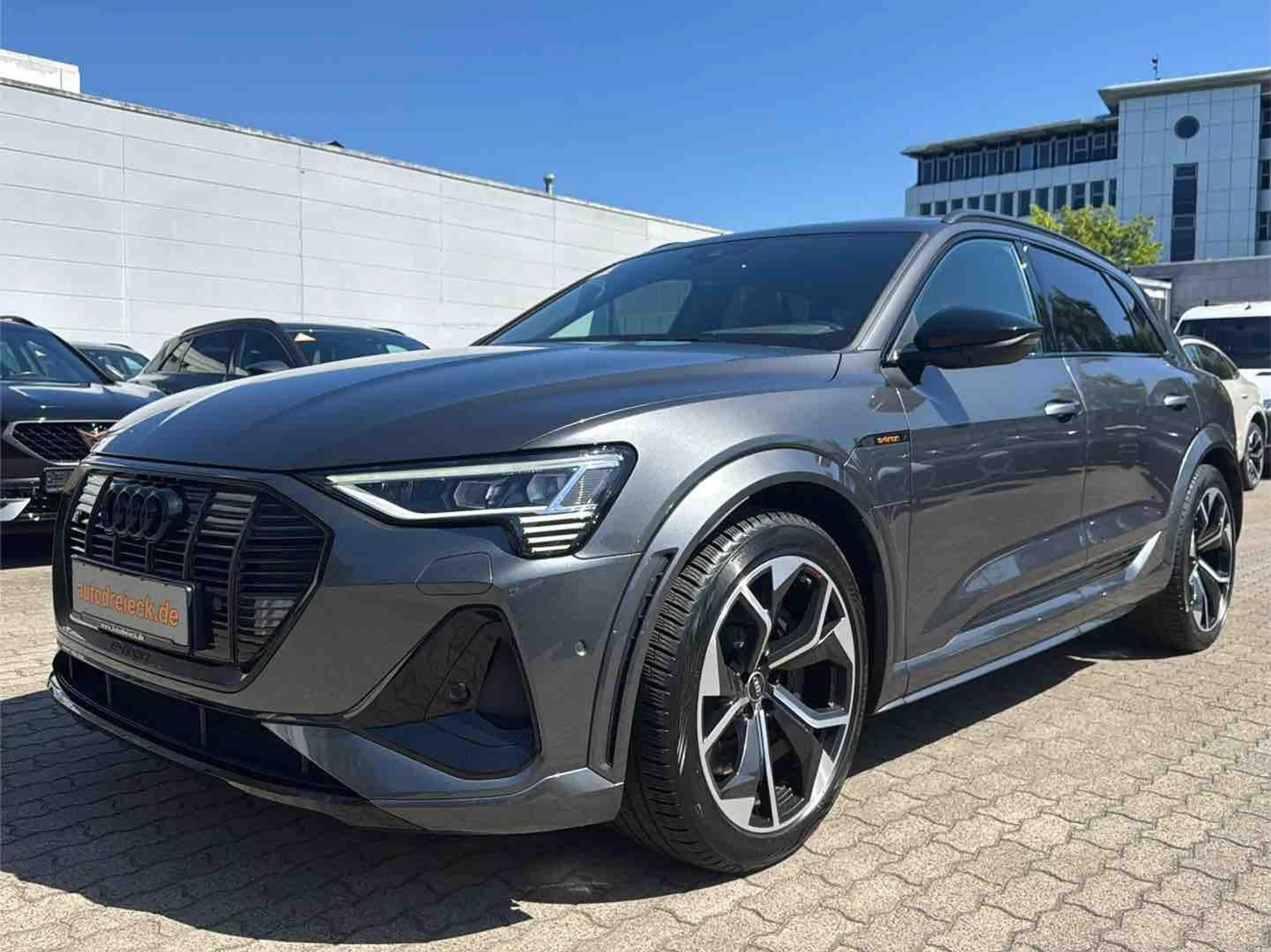 Audi e-tron S ACC PANO S-SITZE MATRIX KAMERA 4-ZONEN