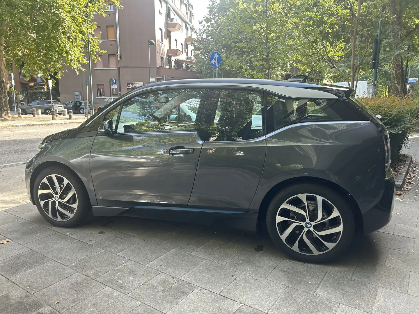 BMW i3 I3 120Ah Advantage Schwarz - 2