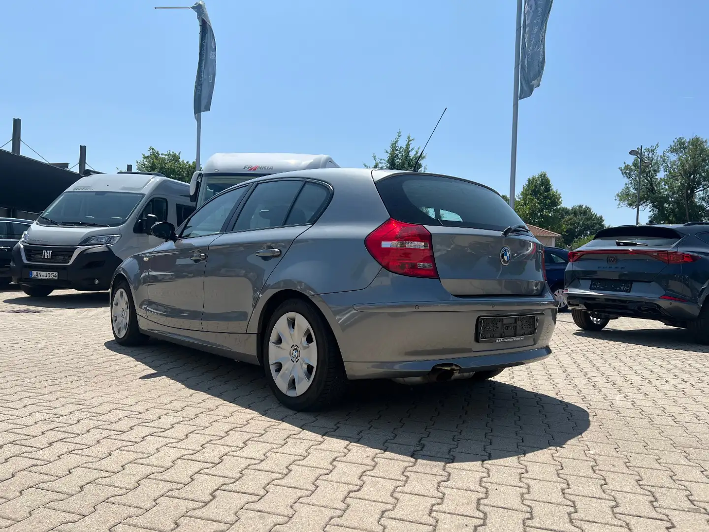 BMW 118 i *Klimaauto Sitzheizung Alu PDC NS Tempomat* Сірий - 2