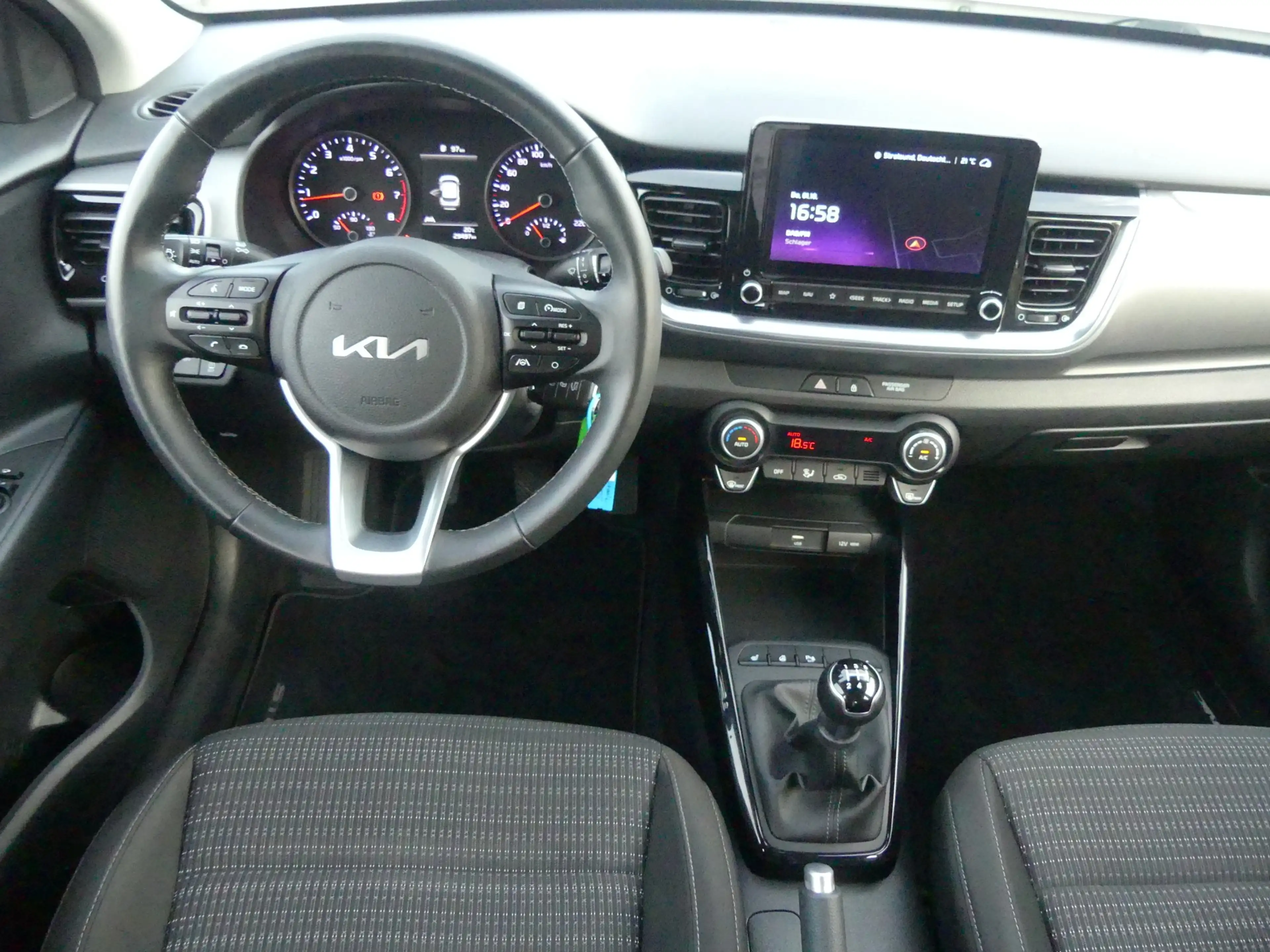 Kia Stonic 1.2 Kamera Allwetter Sitzheizung Navi Tempo — photo 10