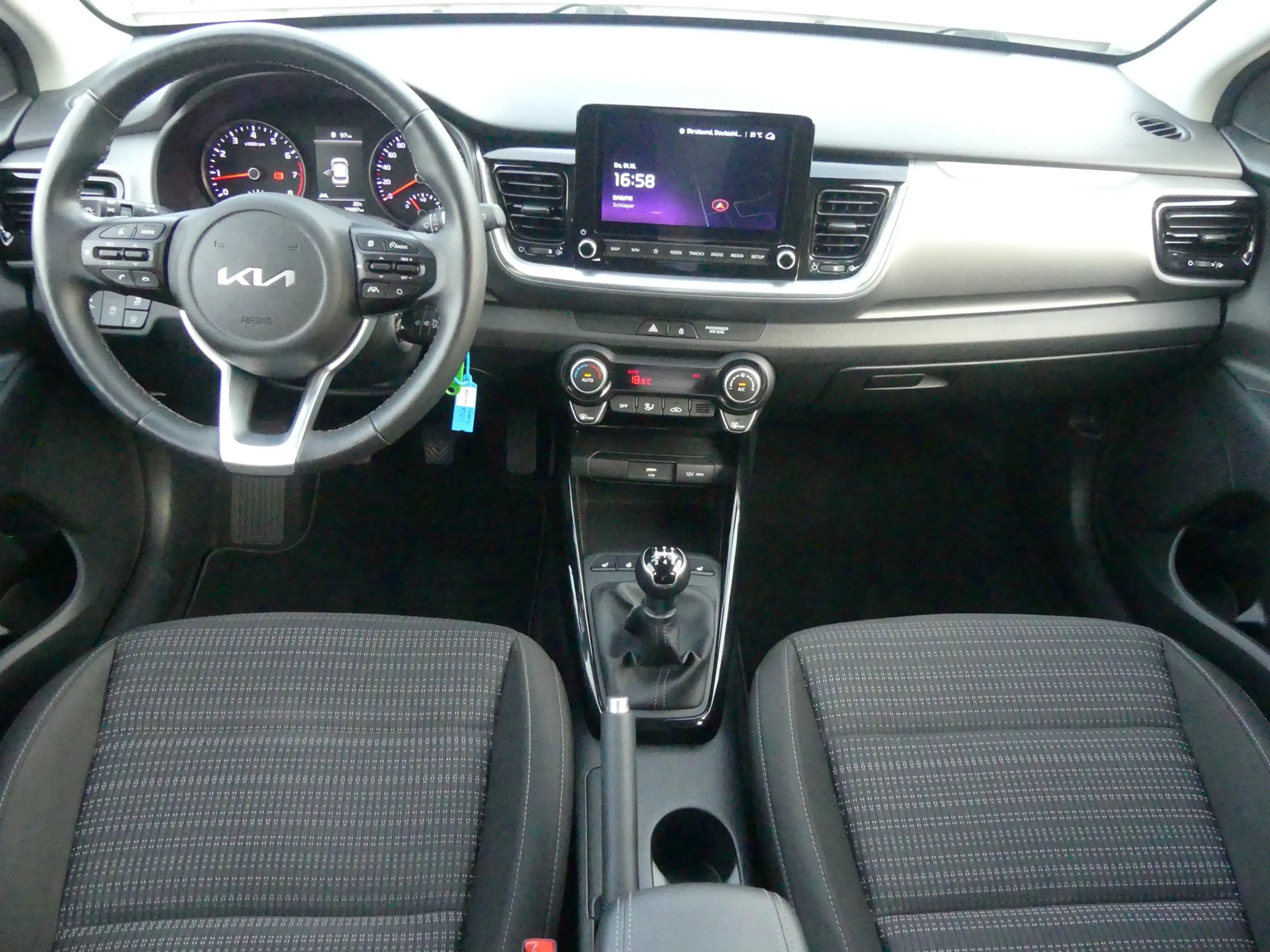 Kia Stonic 1.2 Kamera Allwetter Sitzheizung Navi Tempo — photo 9