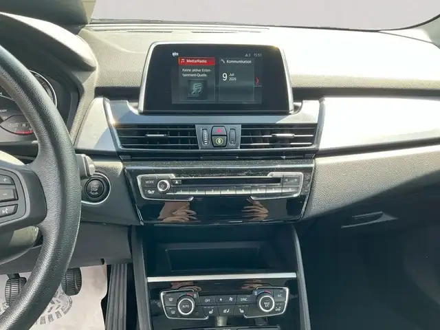 BMW 2 Series view 11