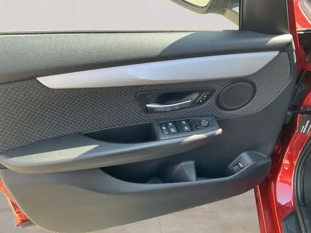 BMW 2 Series view 7