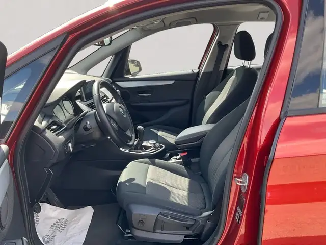 BMW 2 Series view 8