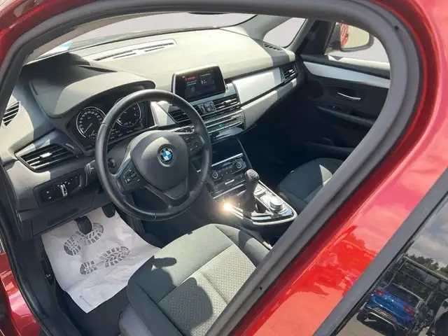 BMW 2 Series view 9