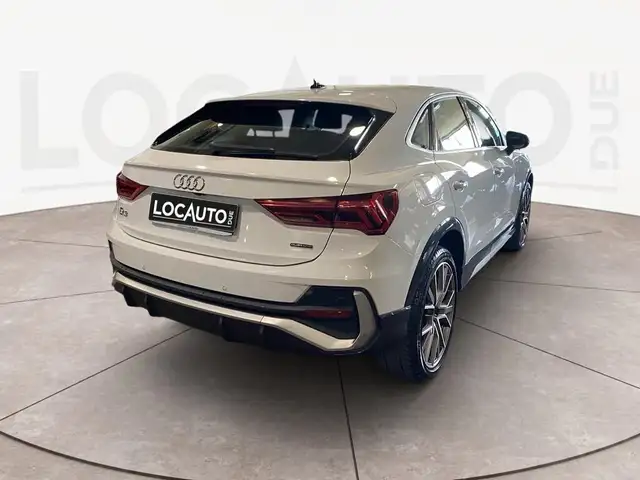 Audi Q3 view 4