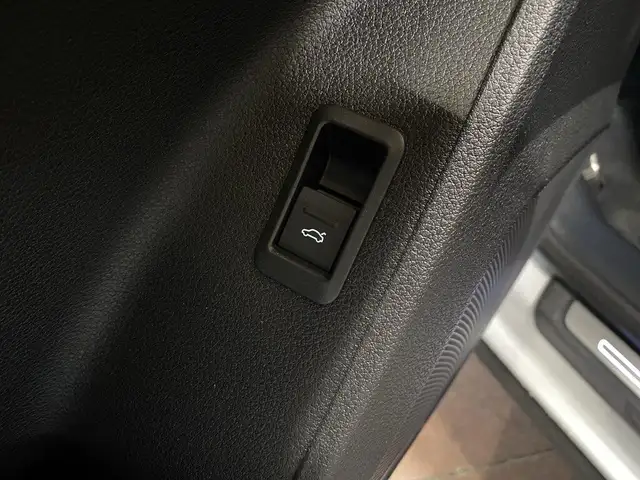 Audi Q3 view 20