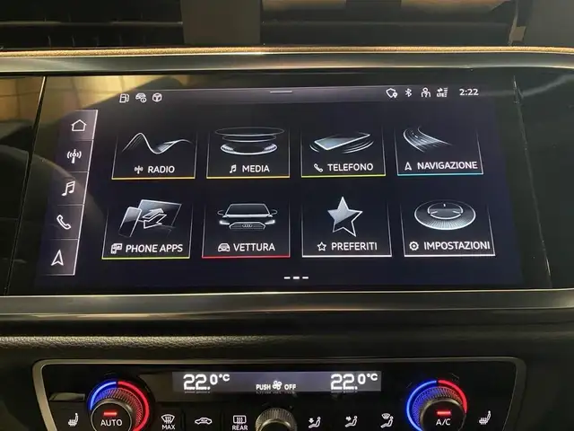 Audi Q3 view 10
