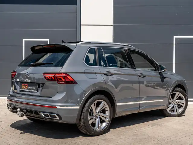 Volkswagen Tiguan view 2