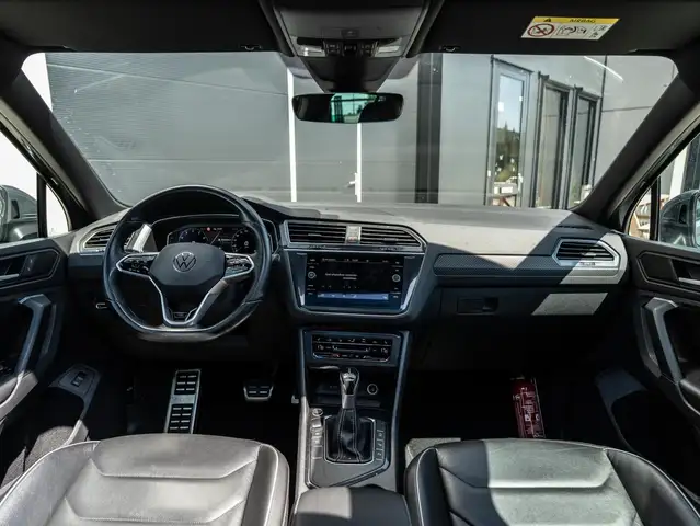 Volkswagen Tiguan view 3