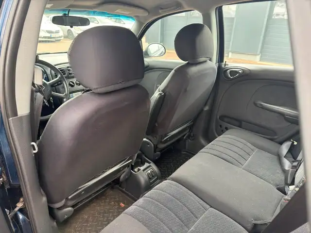 Chrysler PT Cruiser view 24