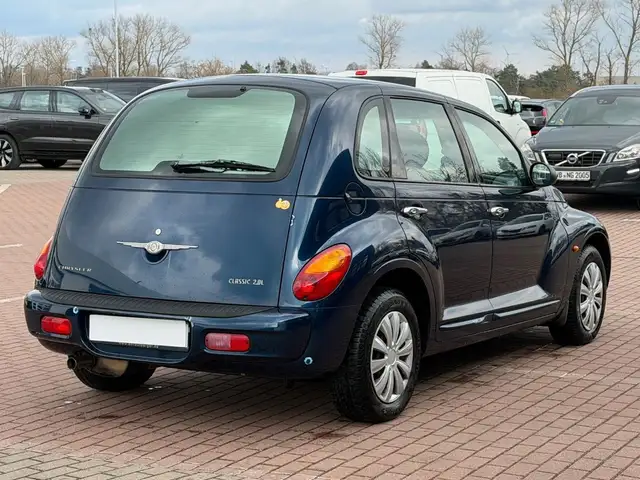 Chrysler PT Cruiser view 6
