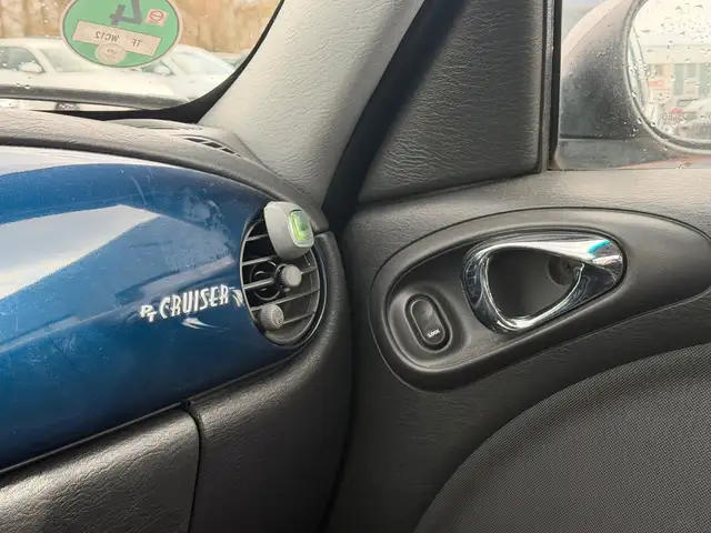 Chrysler PT Cruiser view 19