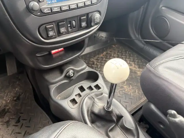 Chrysler PT Cruiser view 18