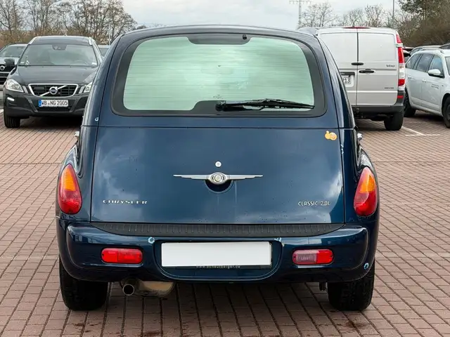 Chrysler PT Cruiser view 5