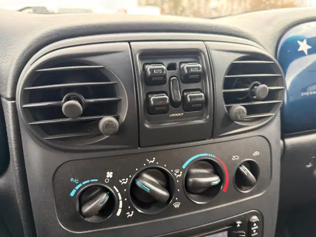 Chrysler PT Cruiser view 16