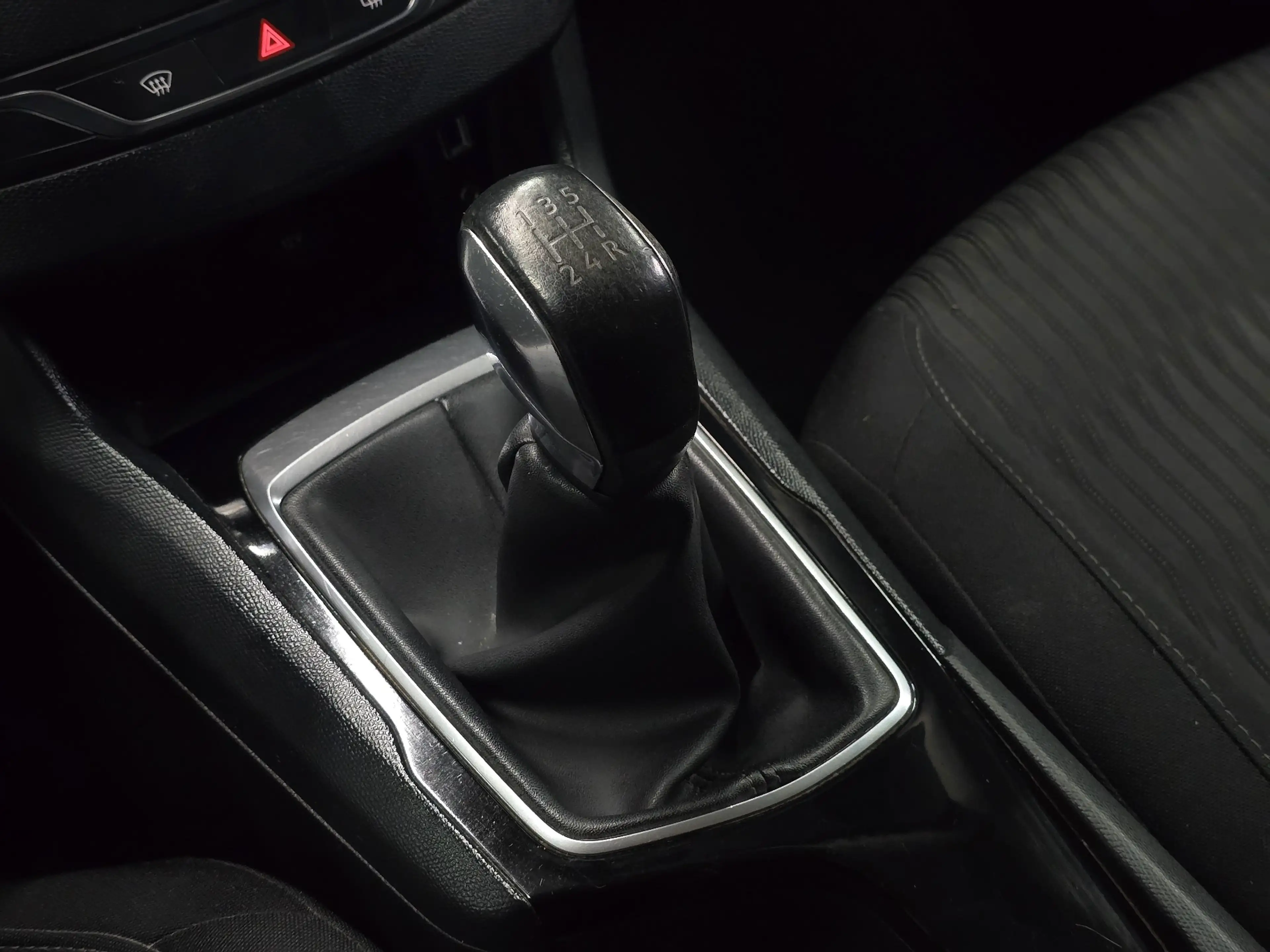 Peugeot 308 1.6HDi * 1er prop * Carnet * Garantie * — photo 13