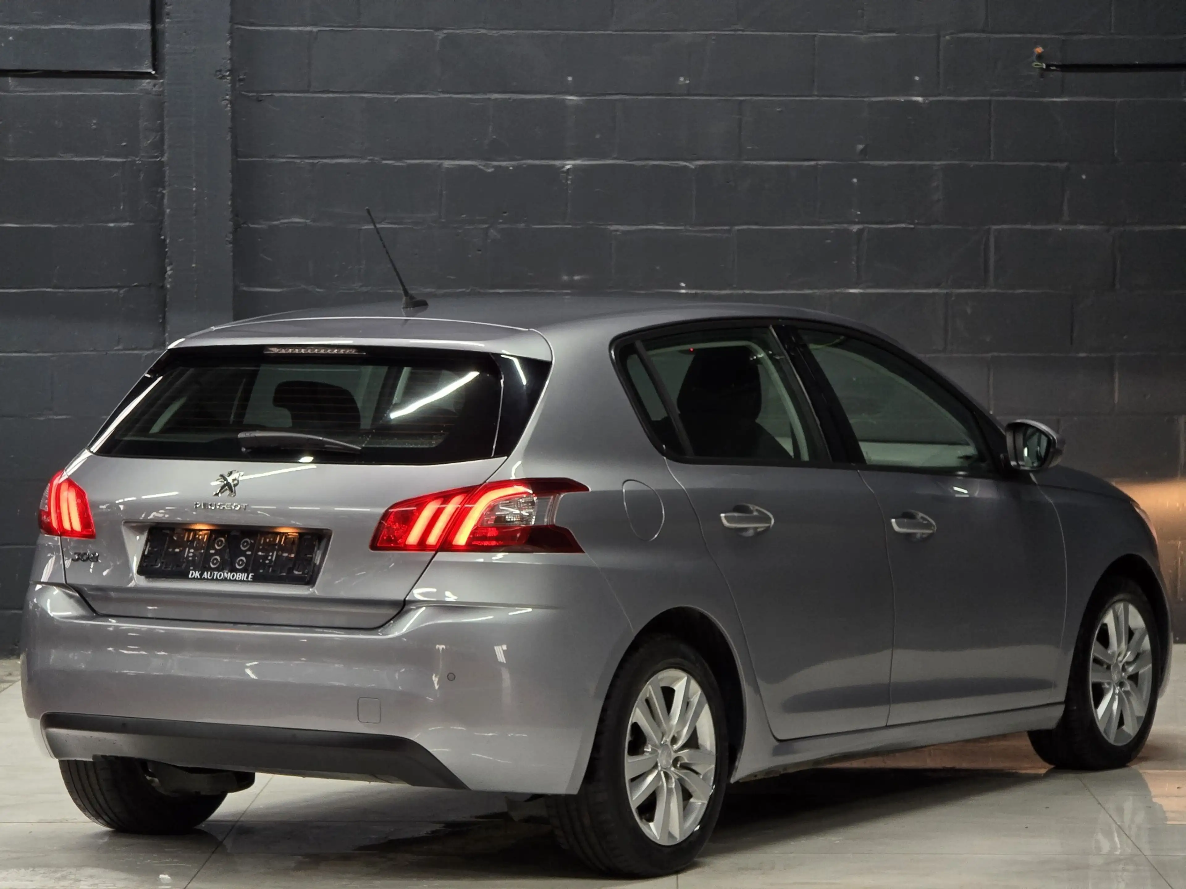 Peugeot 308 1.6HDi * 1er prop * Carnet * Garantie * — photo 2
