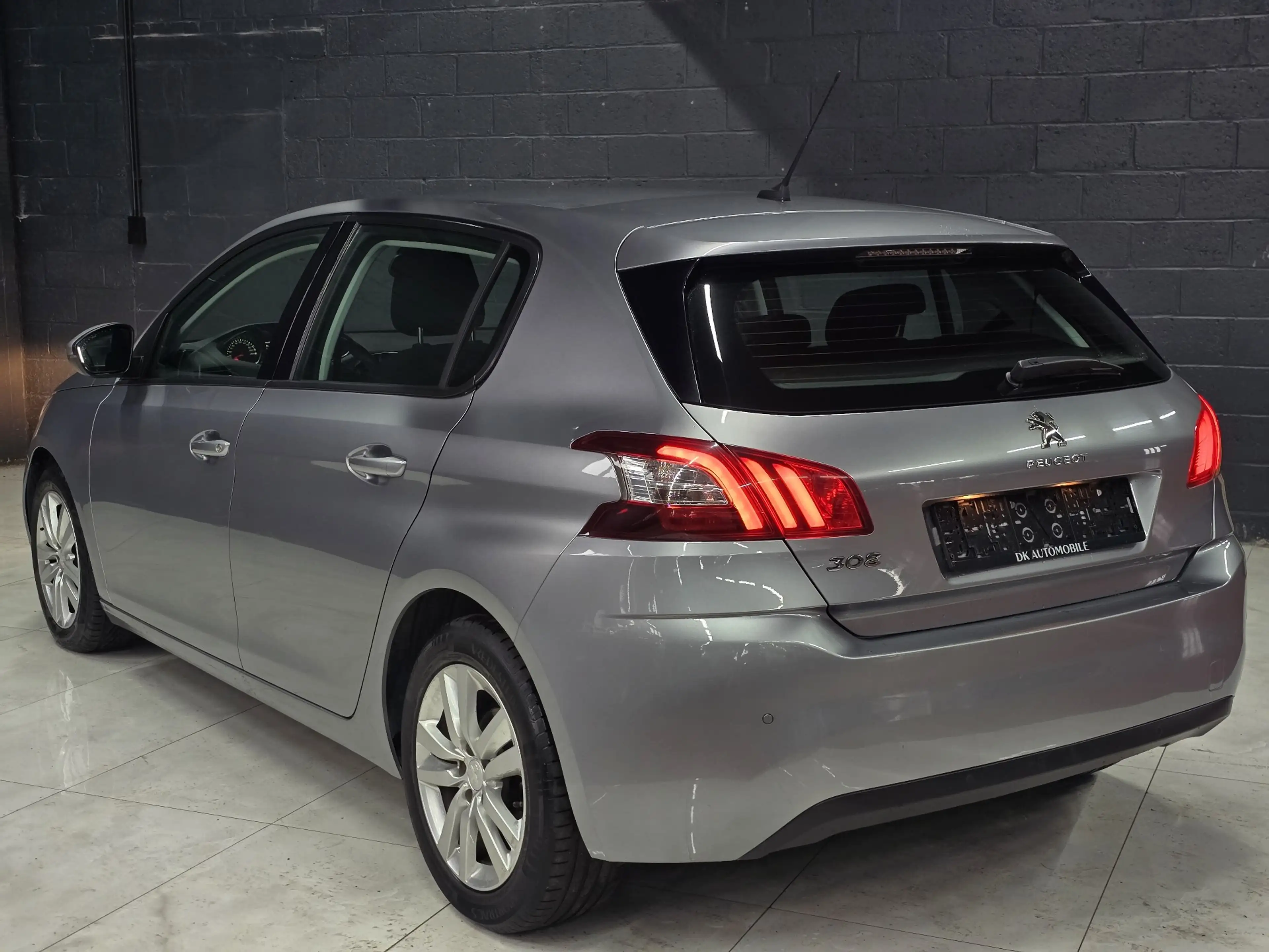 Peugeot 308 1.6HDi * 1er prop * Carnet * Garantie * — photo 4
