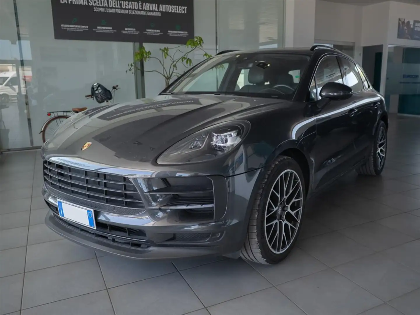Porsche Macan 2.0 pdk 245 cv 36 mesi di garanzia Negro - 1