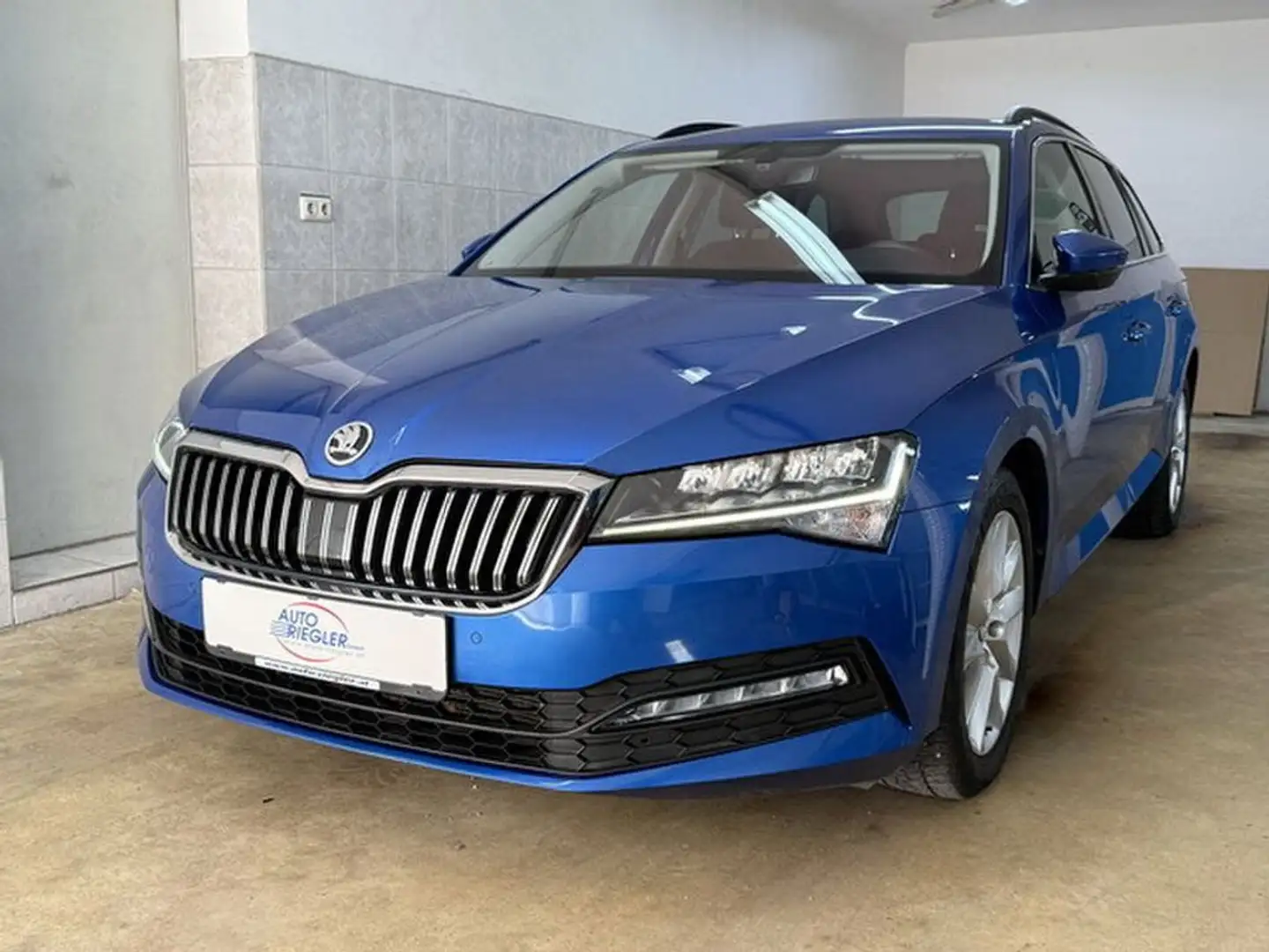 Skoda Superb Ambition ''LED-Navi-Kamera-Sportsitze-Alu'' Blau - 1